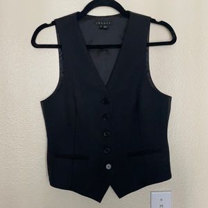 BLACK VEST